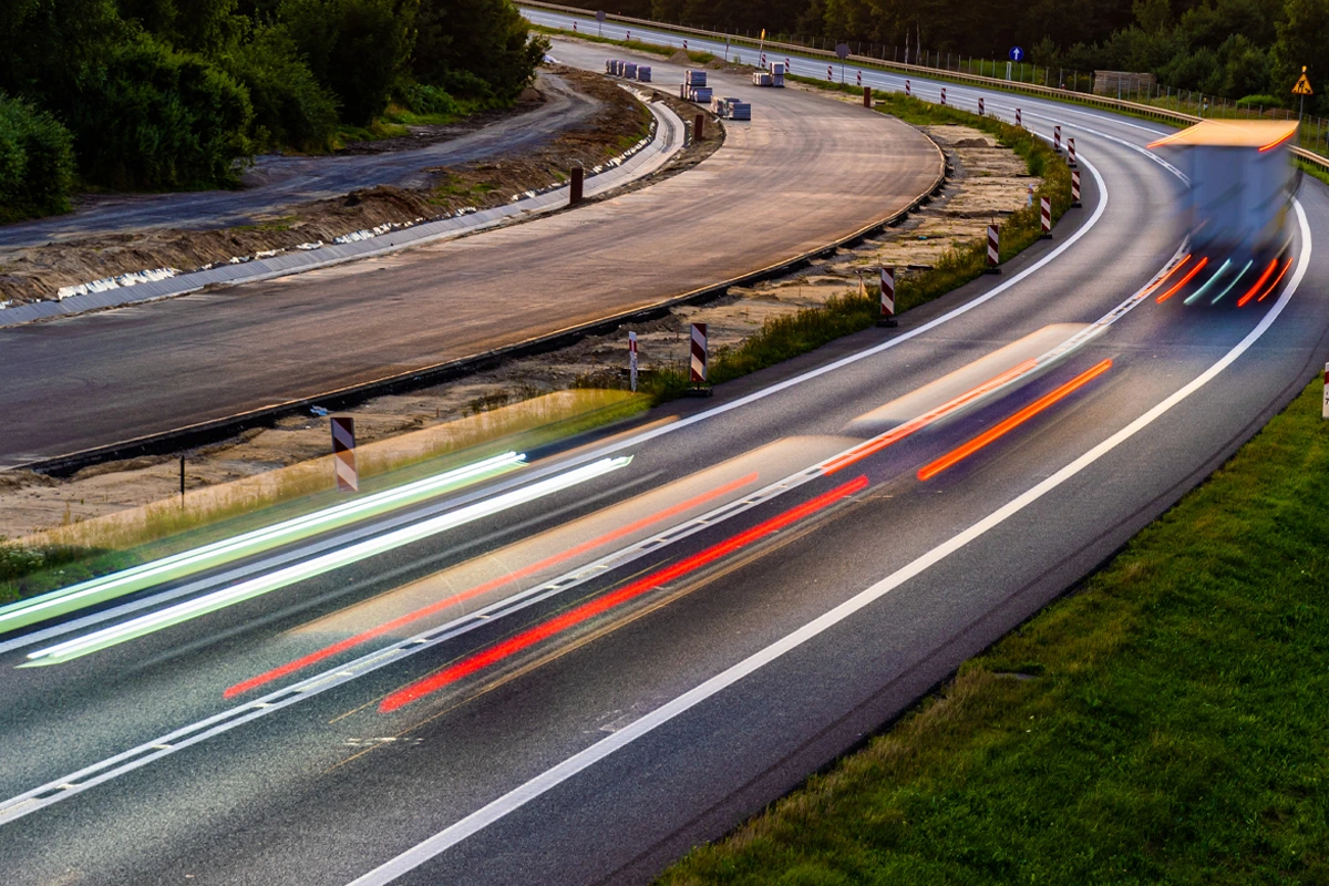 Profi Kfz Ortung – Die GPS Live Ortung in Live erleben mit dem GPS Sender Auto