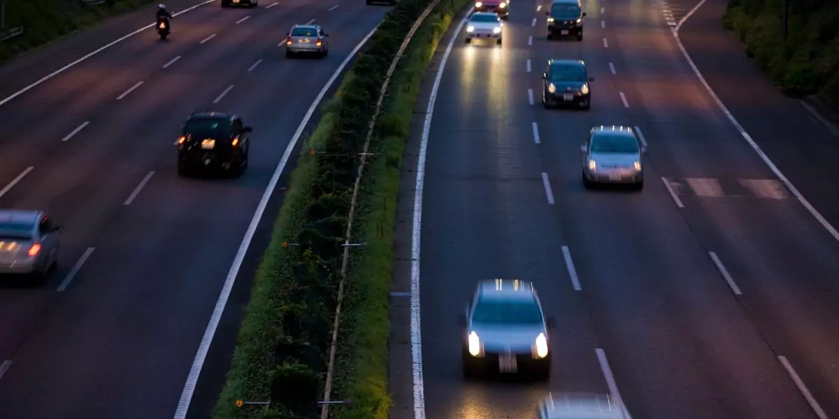 GPS Fahrzeugüberwachung in Kombination mit mobiler Kontrolle